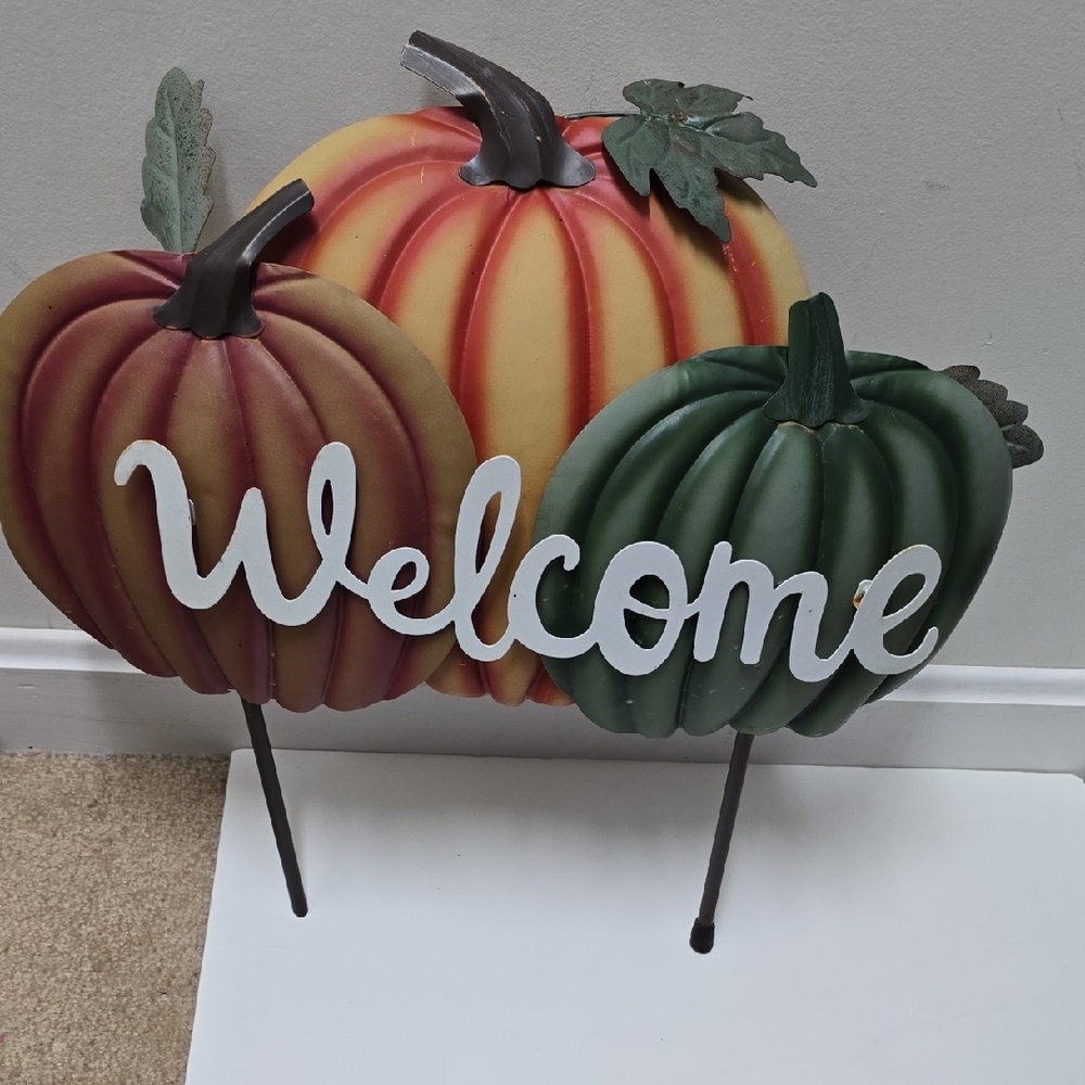 Colorful Pumpkin Welcome Sign